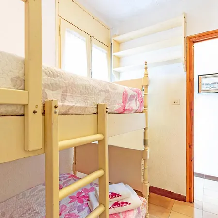 Szálloda Basic Comfort Poeta Marquina 2º 2027