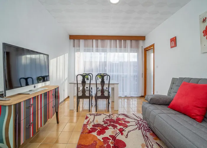 Basic Comfort Poeta Marquina 2º 2027 Hotel Roses